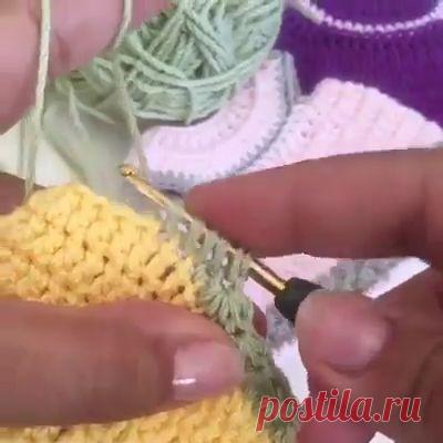 [Video] Сумочка крючком