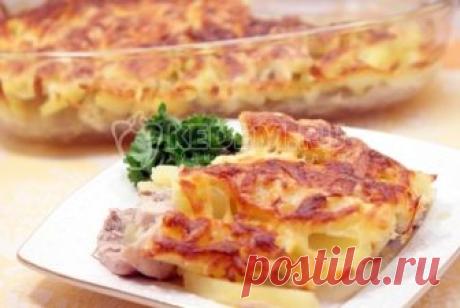 Запеченное мясо с картофелем и сыром.