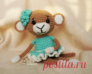 Гламурная обезьянка амигуруми. Схемы и описания для вязания игрушек крючком! Бесплатный мастер-класс от Екатерины Зайцевой по вязанию гламурной обезьянки крючком. Для изготовления вязаной мартышки автор использовал Семёновскую…