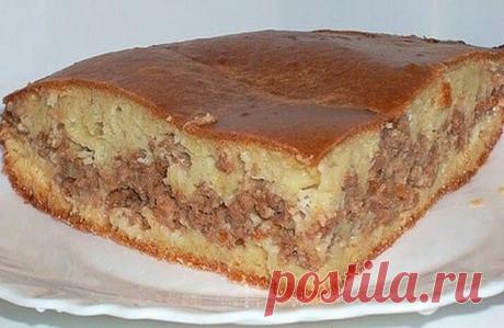 Пирог с мясом «Легче не бывает»
Его приготовление займет всего минут 10, а результат получите превосходный. Пирог с мясом легче не бывает выручит в любой ситуации.



Ингредиенты: 


2 яйца; 
0.5 ч. л. соли; 
1 ст. муки; 
1 ст. кефира; 
1 ч. л. соды. 


Начинка: 


300 г фарша; 
2-3 луковицы, порезать кубиками;
соль, перец — по вкусу.


ПРИГОТОВЛЕНИЕ:


1. Кефир перемешиваем с содой и оставляем минут на 5.
2. Затем добавляем остальные ингредиенты и хорошо перемешиваем.
3. ...