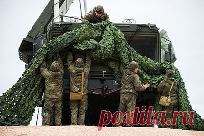 В Крыму сработала система ПВО. В Крыму сработала системы противовоздушной обороны (ПВО). Об этом сообщил мэр Армянска Василий Телиженко в Telegram-канале. «Уважаемые жители города Армянска! Прошу соблюдать спокойствие, работает система ПВО», — написал мэр. Армянск находится менее чем в 10 километрах от границы с Херсонской областью.