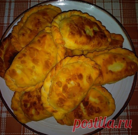 Пирожки с картофелем и грибами, или "Я тебя слепила из того, что было"