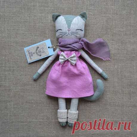 ❗The main concept of our brand is a doll for children of all ages! 👫Therefore, we carefully select fabrics, analyze all the details. For us, every detail is important. 🌿"SAFETY, PRACTICALITY AND AESTHETICS!"🌿 This is our motto. Before I get to work, I wash all the tissues. If the doll got dirty during the game, it can be washed with warm water💧 and detergent (without the use of bleach☝). Leave for 30 minutes. Then wash by hand 👐 and dry in a washing machine at a speed...