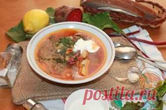 Суп со свекольной ботвой без мяса: пошаговый рецепт с фото Суп со свекольной ботвой без мяса – невероятно яркое колоритное блюдо для нескучного обеда. Кушанье получается очень вкусным, аппетитным и по-настоящему полезным.