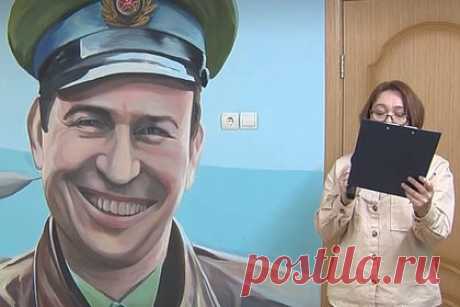 В Нижнем Новгороде появился мурал в честь Героя Советского Союза. В Нижнем Новгороде открыли новый арт-объект в честь Героя Советского Союза, старшего летчика-испытателя военной приемки Горьковского авиационного завода Бориса Рябцева. Мурал с портретом Рябцева появился в детском подростковом клубе «Искра» в Московском районе в рамках проекта «Образ Победы».