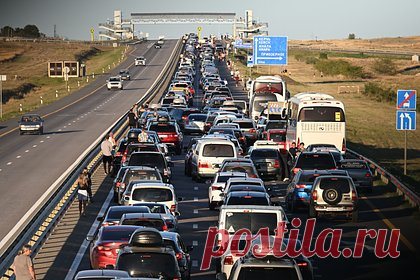 Крымский мост временно перекрыли