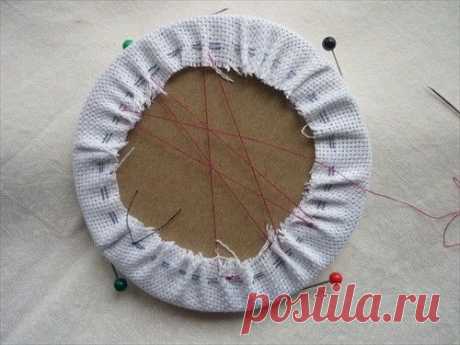 Adapted from Told in a Garden's "2004 Christmas Free Design". Stitched on 22 count hardanger with a single strand of floss. First I det...