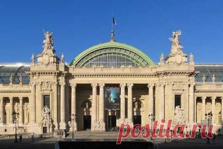 Большой дворец (фр. Grand Palais) — величественное архитектурное сооружение в стиле боз-ар, расположенное слева от Елисейских Полей в 8-ом округе Парижа. Известен как крупный культурный и выставочный центр.