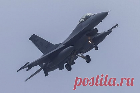 Госдеп назвал приоритетом для США поставки F-16 Украине. Поставки истребителей F-16 Украине являются приоритетом для Вашингтона. Об этом заявил официальный представитель госдепартамента Мэттью Миллер. По заявлению американского внешнеполитического ведомства, реализация плана поставок начнется в ближайшие месяцы.