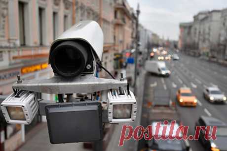 2ГИС составил топ районов Москвы по числу дорожных камер. Навигатор 2ГИС после недавнего обновления сообщил о 50 тысячах дорожных камер в России, из которых почти пять тысяч находятся в Москве. То, как как стремительно их количество выросло за последние годы, можно посмотреть на таймлапсе. А в конце — проверить, все ли камеры на привычном маршруте, вам известны.