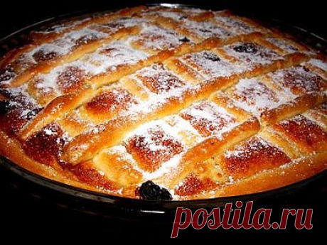 Рассыпчатый пирог с курагой.