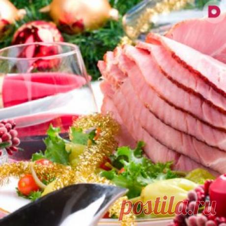 Такое мясо прекрасно в горячeм виде с гарниром из 
картофеля и овощей и c соусом.