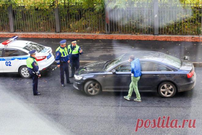 Выйти из машины и подчиняться!