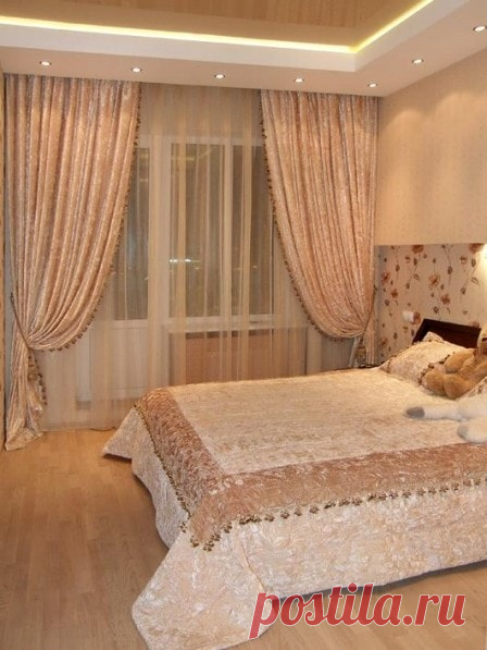 Куриные наггетсы. Рецепт  /  
Требуемые ингредиенты:

- филе курицы 2 шт;

- 2 сырых яйца;

- 1 стакан панировочных сухарей;

- соль, перец и приправы по вкусу;

- растительное масло для жарки.

Ход приготовления: