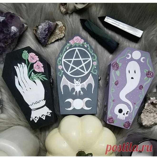 @gothicdreamers в Instagram: «🔮⚰🔮⚰🔮by:@queenofjackals #art #decorations #decoration #occultism #spirits #dark #creepy #instagoth #gothgoth #gothiclife #witch #witchcraft…» 989 отметок «Нравится», 5 комментариев — @gothicdreamers в Instagram: «🔮⚰🔮⚰🔮by:@queenofjackals #art #decorations #decoration #occultism #spirits #dark #creepy #instagoth…»