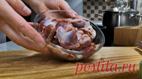 Раньше о таком продукте даже мечтать не могли, а сейчас можно готовить сколько влезет. Так вкусно, ешь и не можешь остановиться - Будет вкусно - Медиаплатформа МирТесен Раньше не то что представить, даже мечтать о таком не могли. А сейчас, пожалуйста, покупай сколько хочешь и готовь сколько влезет. До чего же классные рецепты есть из этого дешевого продукта. Покажу вам сегодня свой фирменный вариант. Это такая вкуснятина, ешь и не можешь остановиться. Догадались - 3 феврал...