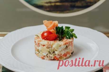 Салат «Оливье» с лососем — Домашняя кулинария