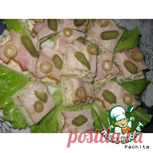 Бутерброды с орехами и копченой грудинкой - кулинарный рецепт