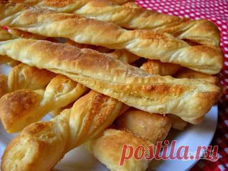 Палочки из слоеного теста с сыром - пошаговый рецепт с фото на Повар.ру