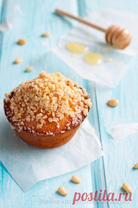 Home is in the kitchen - Сливочные кексы с медом и кедровыми орехами.