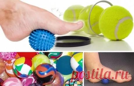 Целительные мячики: самомассаж стоп для тех, кто много сидит за компьютером (и не только)

Чудодейственные мячики для самомассажа.
Малоподвижный образ жизни, которым грешат все, кто работает в офисе или по много часов просиживает за компьютером, приводит к появлению в теле «триггерных зон» - точек постоянного напряжения мышц, которые ухудшают работу человеческого организма. Решить эту сложную проблему можно весьма нехитрым способом - самомассажем стоп при помощи твердых мя...