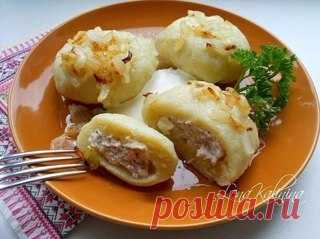 Картофельные галушки с мясом Ингредиенты: Для теста: -картофель - 400 г; -мука - 300-350 г; -манная крупа - 2 ст. л.; -яйцо куриное - 1 шт.; -соль - по вкусу.