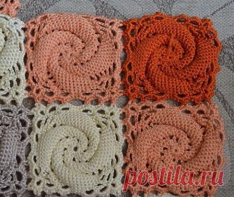 ВЯЖЕМ КВАДРАТ С ВЫПУКЛОЙ СПИРАЛЬЮ КРЮЧКОМ - ФОТО С МК

Автор этого чудесного МК - Марина Гвоздева.

Условные обозначения:
Сбн – столбик без накида
вп – воздушная петля
*...* - рапорт(повторить от звёздочки до звёздочки)

Вяжем по спирали без подъёмов

1 ряд: 4 вп замыкаем в кольцо
2 ряд : 3вп, 3сбн,3вп, 3сбн,3вп, 3сбн, 3вп,3сбн
3 ряд:* 4вп, 2сбн(в колечко из 3вп предыдущего ряда)2сбн* повторить ещё 3 раза

Далее вяжем всё аналогично
4 ряд:* 4вп,2сбн(в колечко из 4вп предыд...