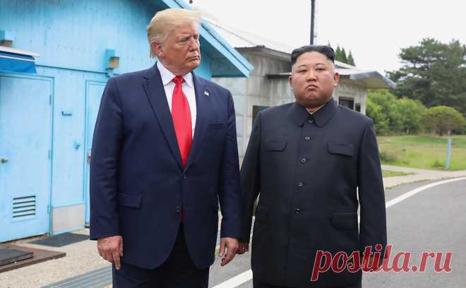 Сможет ли Дональд Трамп вернуть Ким Чен Ына за стол переговоров. Команда Дональда Трампа раздумывает над возобновлением переговоров с Северной Кореей, зашедших в тупик в 2019 году. Сможет ли республиканец возродить былой «броманс» с лидером КНДР — разбирался РБК