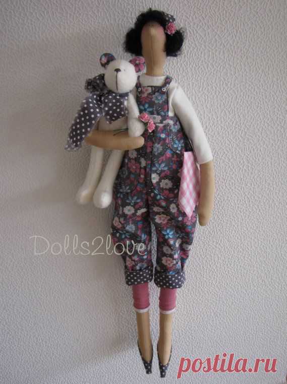 Tilda doll Vicky wearing a lovely anthracite от Dolls2love на Etsy