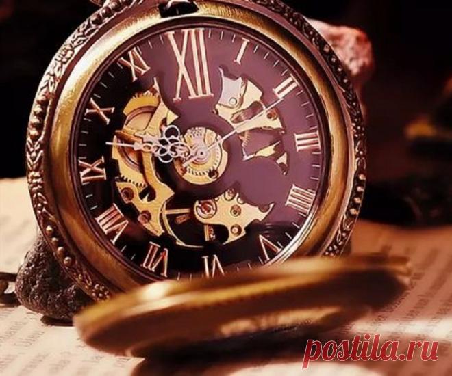 Можно ли дарить часы родным на день рождения - значение приметы? Можно ли выкидывать часы? Расскажем о приметах и важных моментах, связанных со старыми и сломанными часами. Варианты избавления, в чем суть?