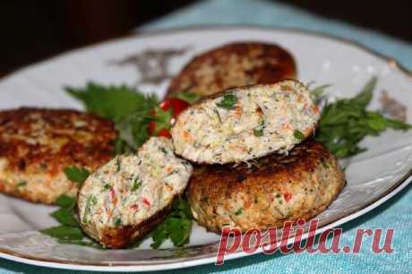 Куриные котлеты с творогом и овощами