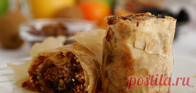 PREDIVNA PITA SA SUVIM VOĆEM – Kuhamo za vas