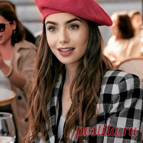 #emilyinparis 🇫🇷