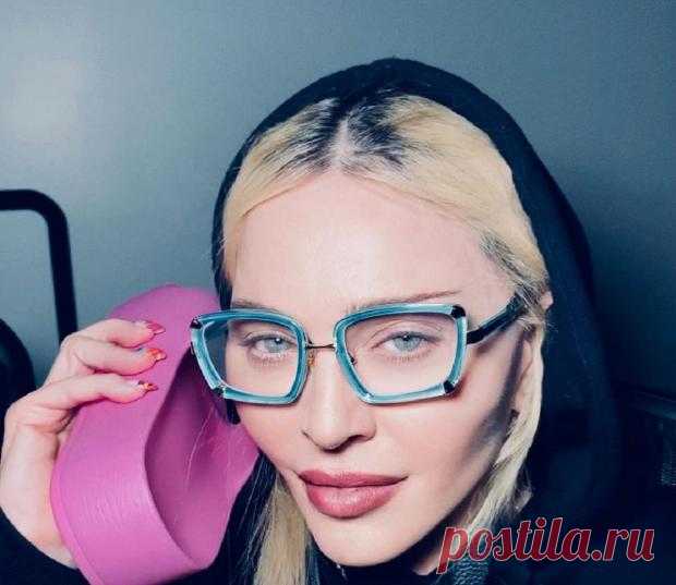 Мадонна почтила память Мэрилин Монро, снявшись для обложки журнала