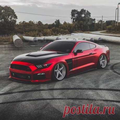 Ford Mustang Roush