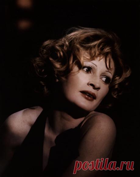 Ингрид Кавен