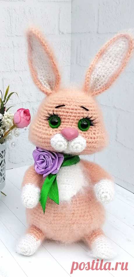 PDF Зайка-Сувенир крючком. FREE crochet pattern; Аmigurumi animal patterns. Амигуруми схемы и описания на русском. Вязаные игрушки и поделки своими руками #amimore - зайка, заяц, зайчик, кролик, зайчонок, крольчонок.