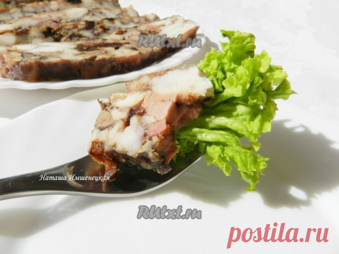 Домашняя ветчина из куриного мяса с черносливом и орехами