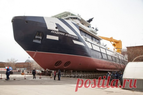 ВМФ России без огласки получил подводного разведчика Центр судоремонта "Звездочка" без особой огласки ввел в строй исследовательское судно "Академик Александров". Оно построено по заказу Главного управления глубоководных исследований Минобороны