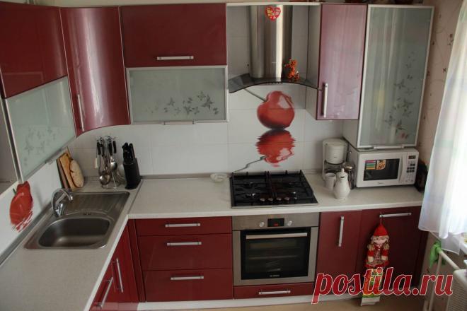 Угловая красная кухня | Ваш Дом