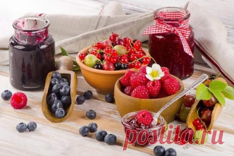 Варенье-пятиминутка: 5 простых рецептов на зиму - Будет вкусно - 23 августа - 43682922429 - Медиаплатформа МирТесен Чтобы заготавливать сладкий урожай на зиму, не прикладывая слишком много усилий, находчивые кулинары придумали быстрые вариации традиционного варенья. Их называют «пятиминутками», потому что обычно именно столько времени длится процесс варки ягод или фруктов после закипания. Помимо скорости - 23 августа - 43682922429 - Медиаплатформа МирТесен