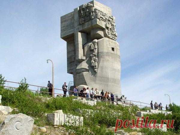 Умер знаменитый скульптор Эрнст Неизвестный