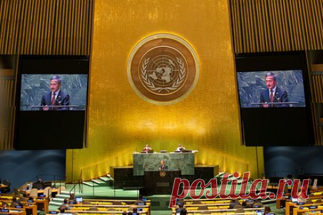 Генассамблея ООН приняла резолюцию России о борьбе с нацизмом. Генеральная Ассамблея (ГА) ООН приняла внесенную Россией резолюцию о борьбе с героизацией нацизма, неонацизмом и другими практиками, способствующими эскалации современных форм расизма, расовой дискриминации, ксенофобии и связанной с ними нетерпимости. Документ поддержали 118 стран, 49 выступили против.