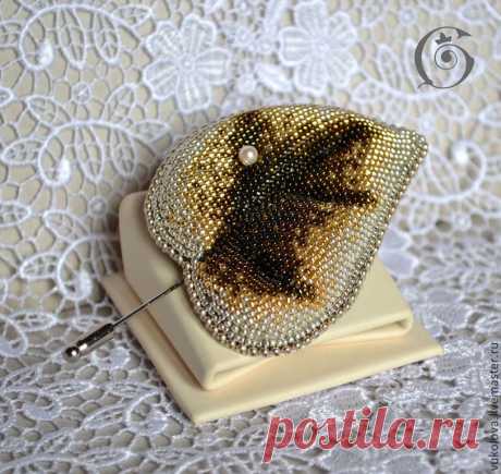 Объемная брошь