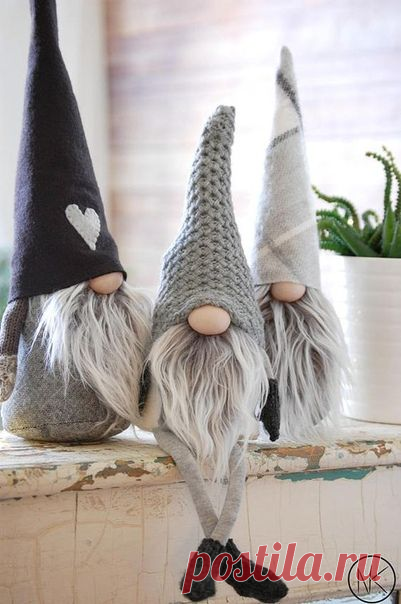 В скандинавских странах эти маленькие существа охраняют ваш дом. На шведском языке их название происходит от старого слова «tomt», что означает «заговор» - участок земли, на котором находится ваш дом. Говорят, что у хорошо ухоженного дома есть собственный житель Томте, который держит его в чистоте и порядке. Каждый дом нуждается в гноме!