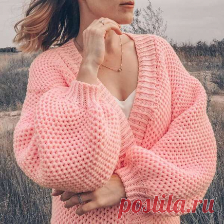 Модный кардиган сетчатым патентным узором спицами. Схема и описание вязания на спицах кардигана с узором соты