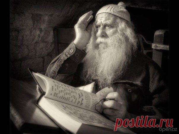 То, что люди о вас думают, по большей части не столь уж и важно. Главное, чтобы вы сами знали, что поступаете правильно. 
@Мудрый человек

Ну и ладно, пусть....