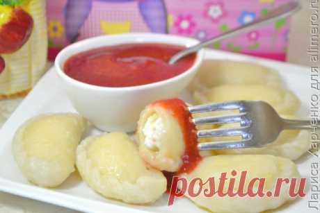 👌 Любимые вареники с творогом из детства - вкуснее не бывает, рецепты с фото А вы тоже любите вареники с творогом?! Ну те, которые ещё бабушка варила! Такие нежные, с удивительно приятным привкусом сливочного масла, со сладковатой творожной начиночкой, слег...