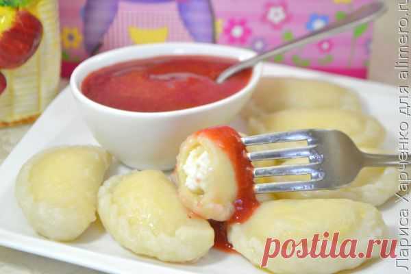 👌 Любимые вареники с творогом из детства - вкуснее не бывает, рецепты с фото А вы тоже любите вареники с творогом?! Ну те, которые ещё бабушка варила! Такие нежные, с удивительно приятным привкусом сливочного масла, со сладковатой творожной начиночкой, слег...