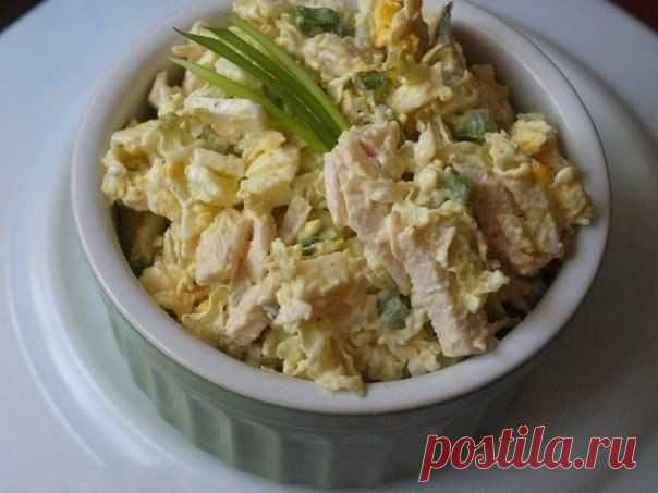Салат из пекинской капусты с курицей.